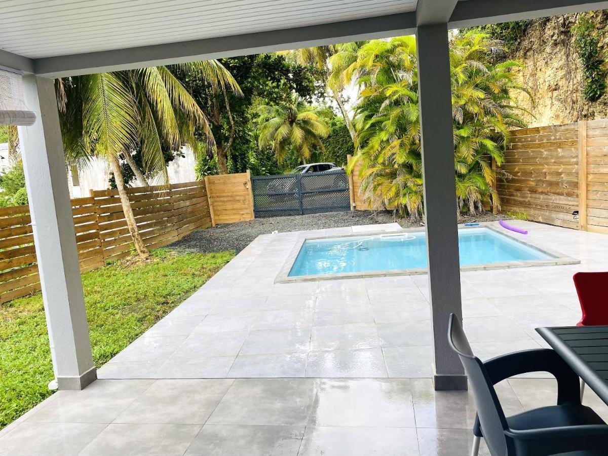 Villa De 2 Avec Piscine Privee Jardin Clos Et Wifi A Les Abymes A 5 Km De La Plage Baimbridge